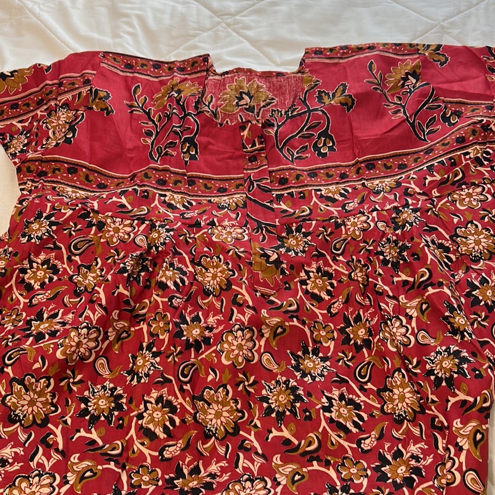 Night gown sleepwear red black printed cotton long gown. Short sleeve.Nwot